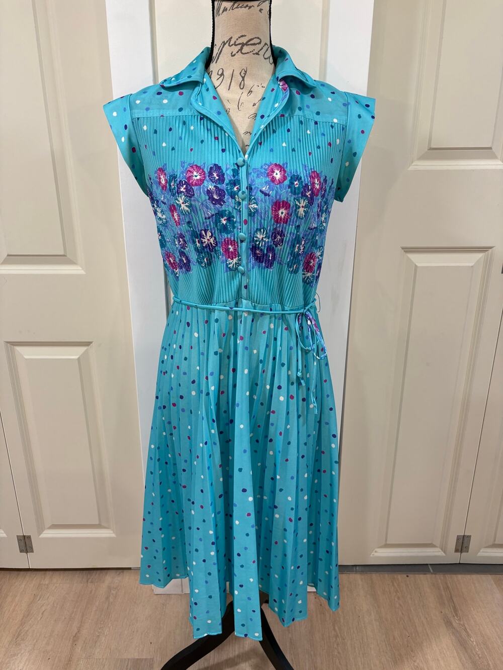 Vintage Polka Dot Floral Turquoise Blue & Purple Pleated Short Sleeve Dress